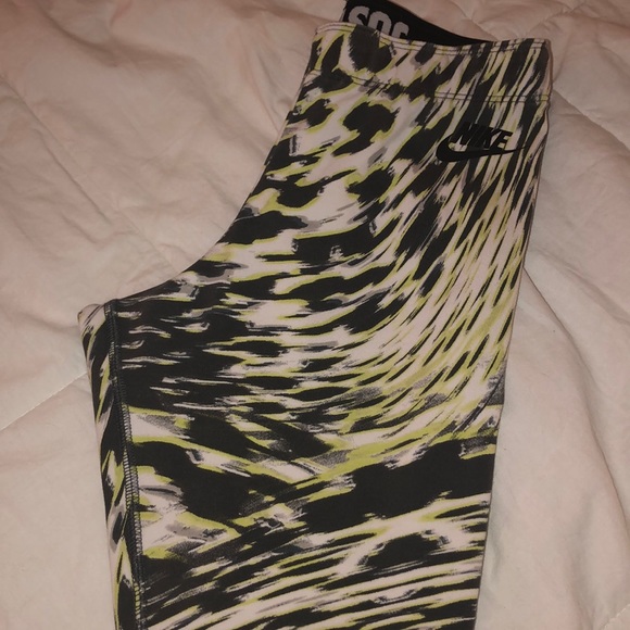 Nike dri fit running pants - Picture 2 of 3